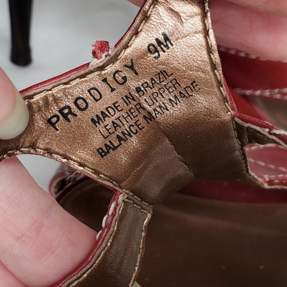 28) CAROLS SANTANA Red Prodigy Strappy Twisted Wood Heels Sz. 9 - Picture 7 of 7